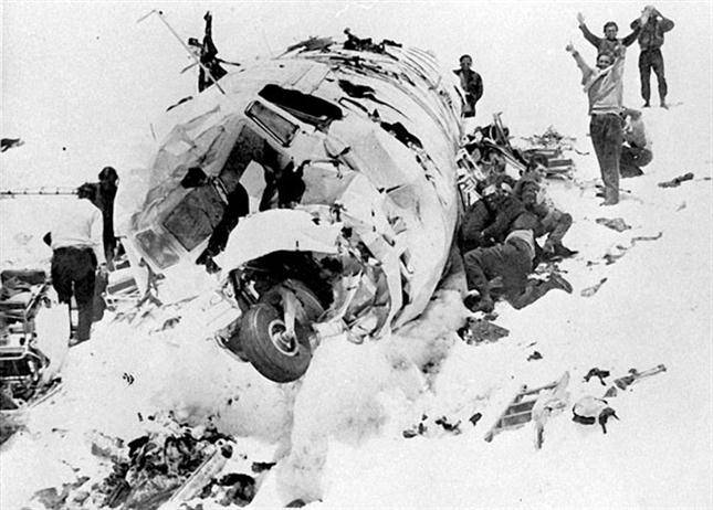 حادثة طائرة جبال الانديز : اشهر قصة نجاه في القرن العشرين