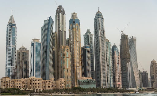 كيف تطورت دولة الامارات

